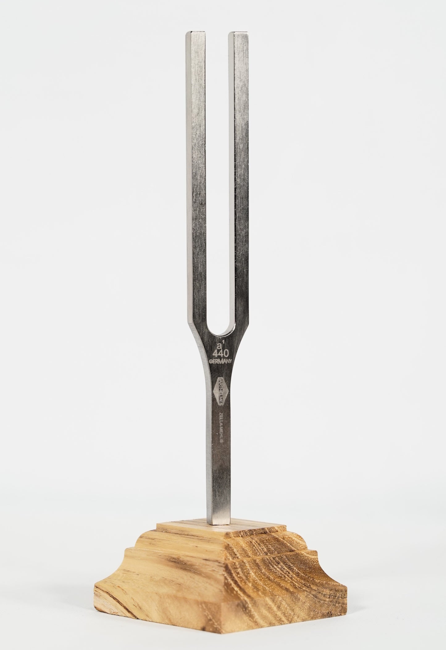 Barthelmes tuning fork a 440 Hz on a wooden base